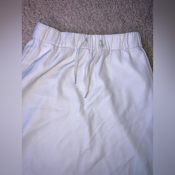 Lululemon skirt - Picture 2 of 5